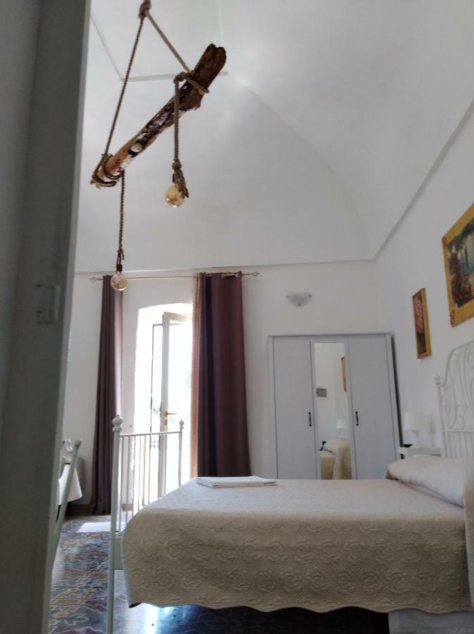 Отель La Casa Bianca Монополи Экстерьер фото